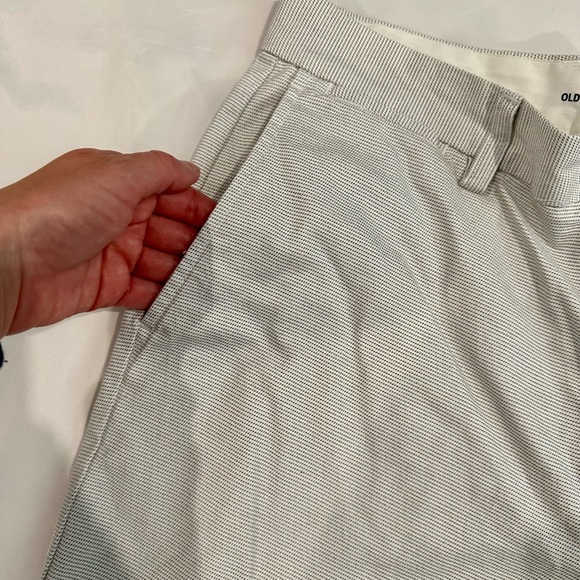Old Navy Men Earl Grey Dot Ultimate Slim Built In Flex Chino Shorts Size 32 EUC - Picture 6 of 11